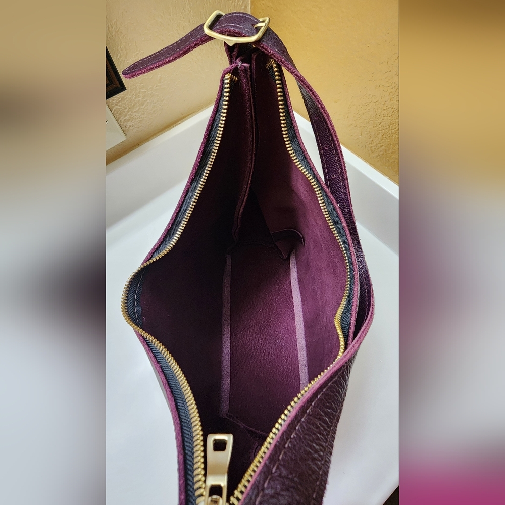 Portland Leather Goods Medium Aspen Shoulder Bag - Picture 4 of 6
